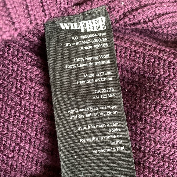 Wilfred Free 100% Merino Wool Turtleneck from Aritzia - Picture 10 of 10